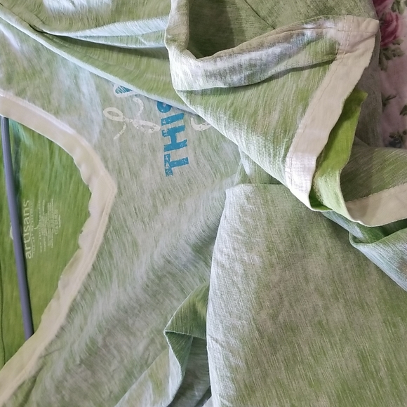 Like new large lake tshirt - Picture 9 of 9